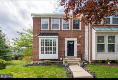 Main picture of 904 Lake Shore Dr