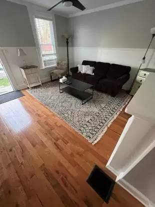 Main picture of 185 S Cypress Ave