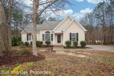 Main picture of 115 Cedarhurst Ln