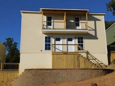 Main picture of 625 Poplar St