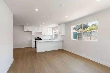 Main picture of 6327 Brooklyn Ave