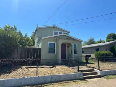 Main picture of 2108 Court St