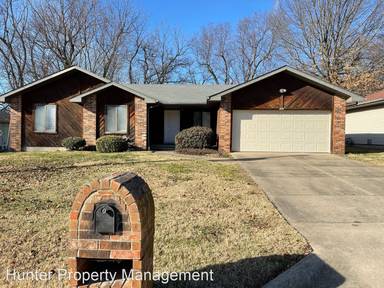 Main picture of 223 S Dove Valley Ave