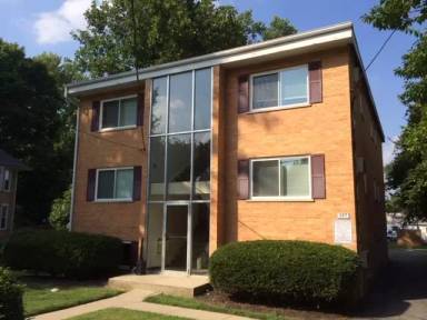 Main picture of 387 Broadway St