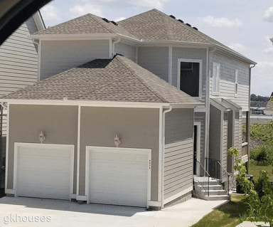 Main picture of 900 Youngs Ln