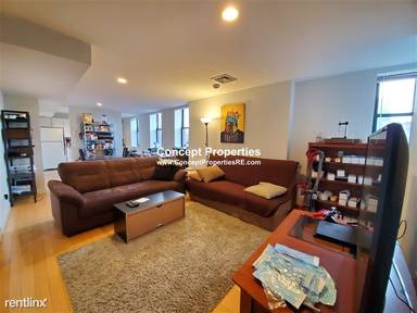 Main picture of 1661 Washington St