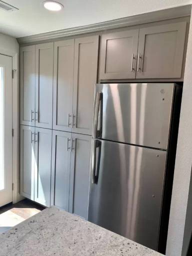 Main picture of 1205 W Roseburg Ave