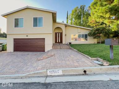 Main picture of 12585 Byron Ave