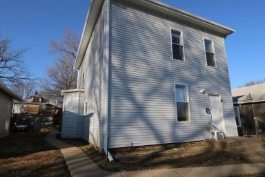 Main picture of 537 S 8th St