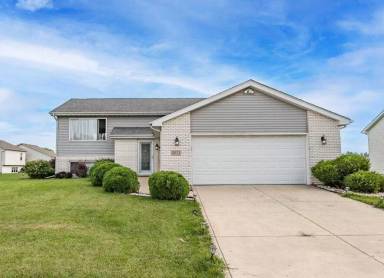 Main picture of 3023 W 63rd Ln