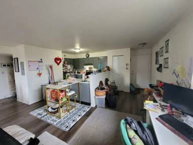 Main picture of 141 S Zang Way