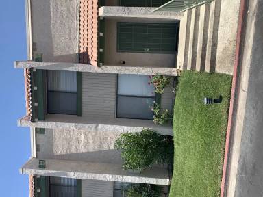 Main picture of 16 Lakeview Cir