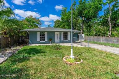 Main picture of 1702 Carolina Ave