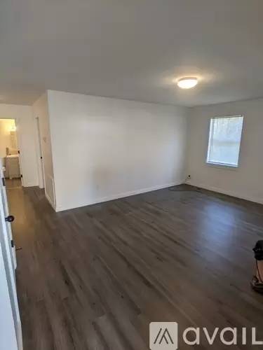 Main picture of 2200 Parkview Ave