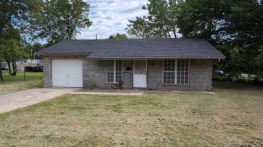 Main picture of 1613 N Troost Ave