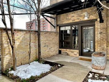 Main picture of 346 W Pierpont Ave