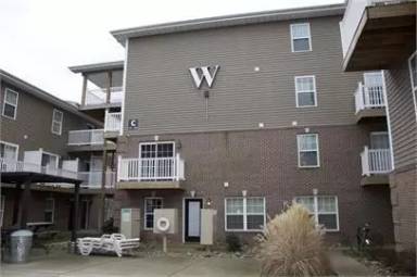 Main picture of 2489 1st Ave