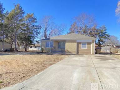 Main picture of 335 S Prospect St