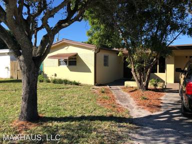 Main picture of 1631 NW 25th Ave