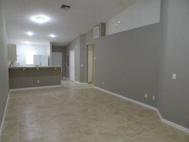 Main picture of 1106 W 12th St
