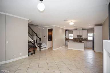 Main picture of 415 SE 13th St