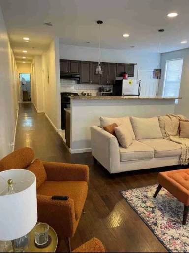 Main picture of 746 W Master St