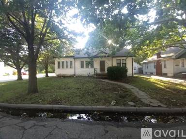 Main picture of 657 S Green St