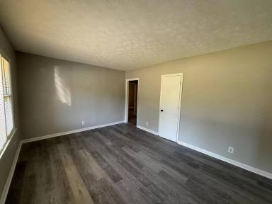 Main picture of 1459 Ivan Ave
