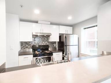 Main picture of 804 NW Market St
