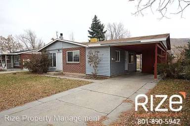 Main picture of 1150 N Topaz Dr