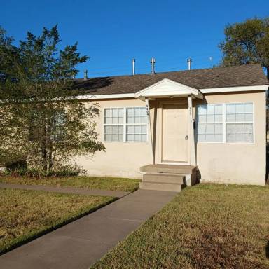 Main picture of 4304 S Polk St