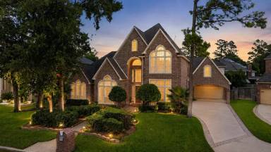 Main picture of 16410 Emilia Ct
