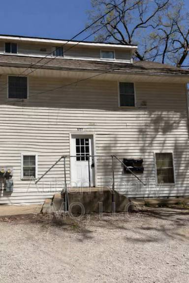 Main picture of 507 Henrie St