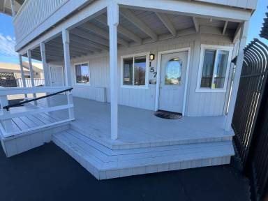 Main picture of 157 W Sisters Park Dr