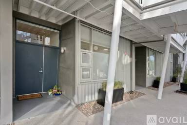 Main picture of 615 Hampton Dr