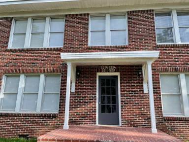 Main picture of 521 Forest Ave