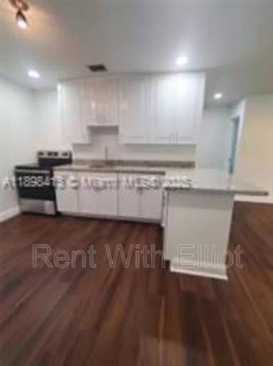 Main picture of 2407 Scott St