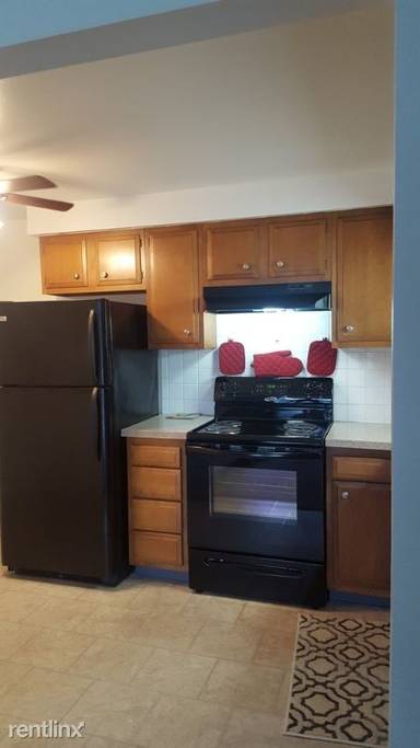 Main picture of 2715 Eggert Rd