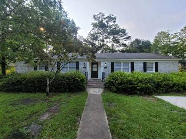 Main picture of 825 Montclair Dr