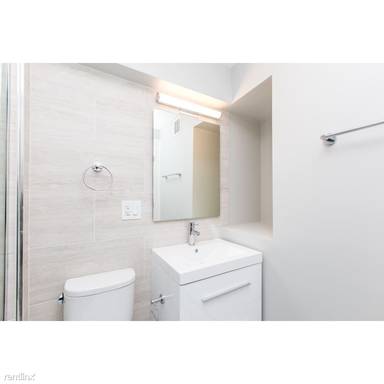 Main picture of 5952 N Winthrop Ave