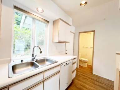 Main picture of 2250 Highview Ln W