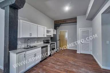 Main picture of 10 Walnut Aly