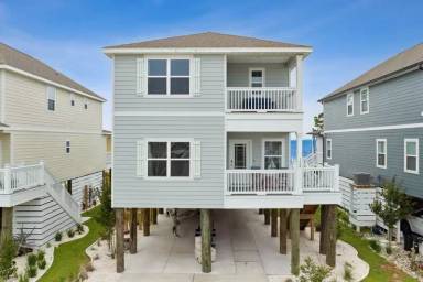 Main picture of 128 Carriage Rd