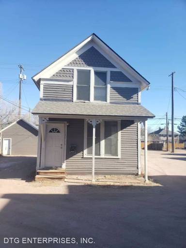 Main picture of 1123 N Weber St