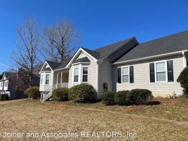 Main picture of 240 Twin Creek Shrs