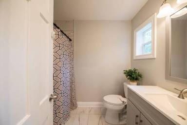 Main picture of 415 E Pioneer Trl