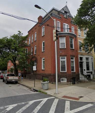 Main picture of 2 W 21st St