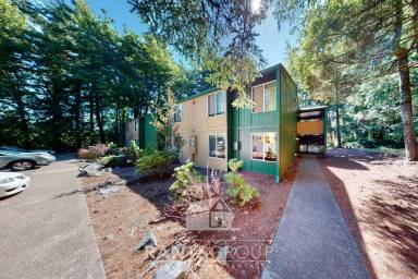Main picture of 2323 Burbank Ave NW
