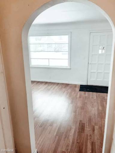 Main picture of 409 W Genesee St