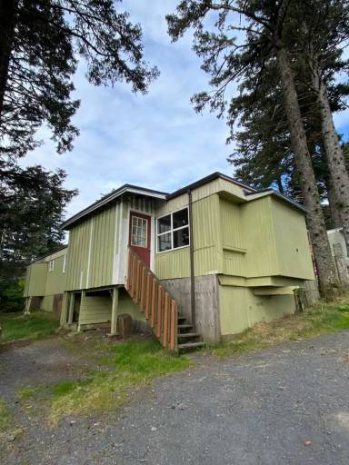 Main picture of 2483 Spruce Cape Rd